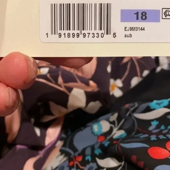 Eliza J  Floral long sleeve Body Con midi dress - Picture 5 of 9